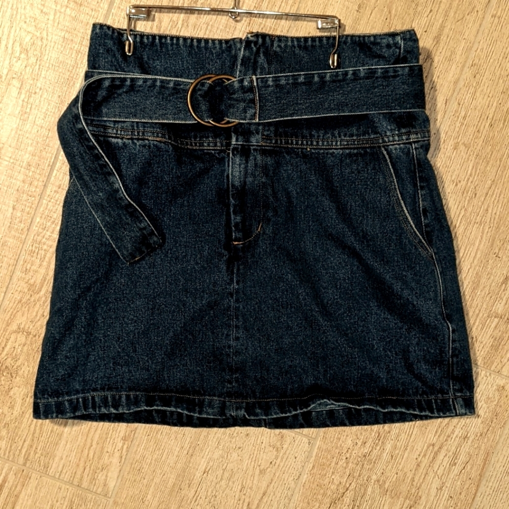 Cute jean skirt with belt